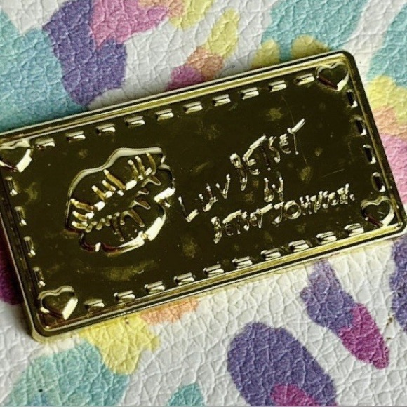 Travel Bag: Betsey Johnson Luv Crossbody Wristlet Tie Dye - Picture 3 of 4